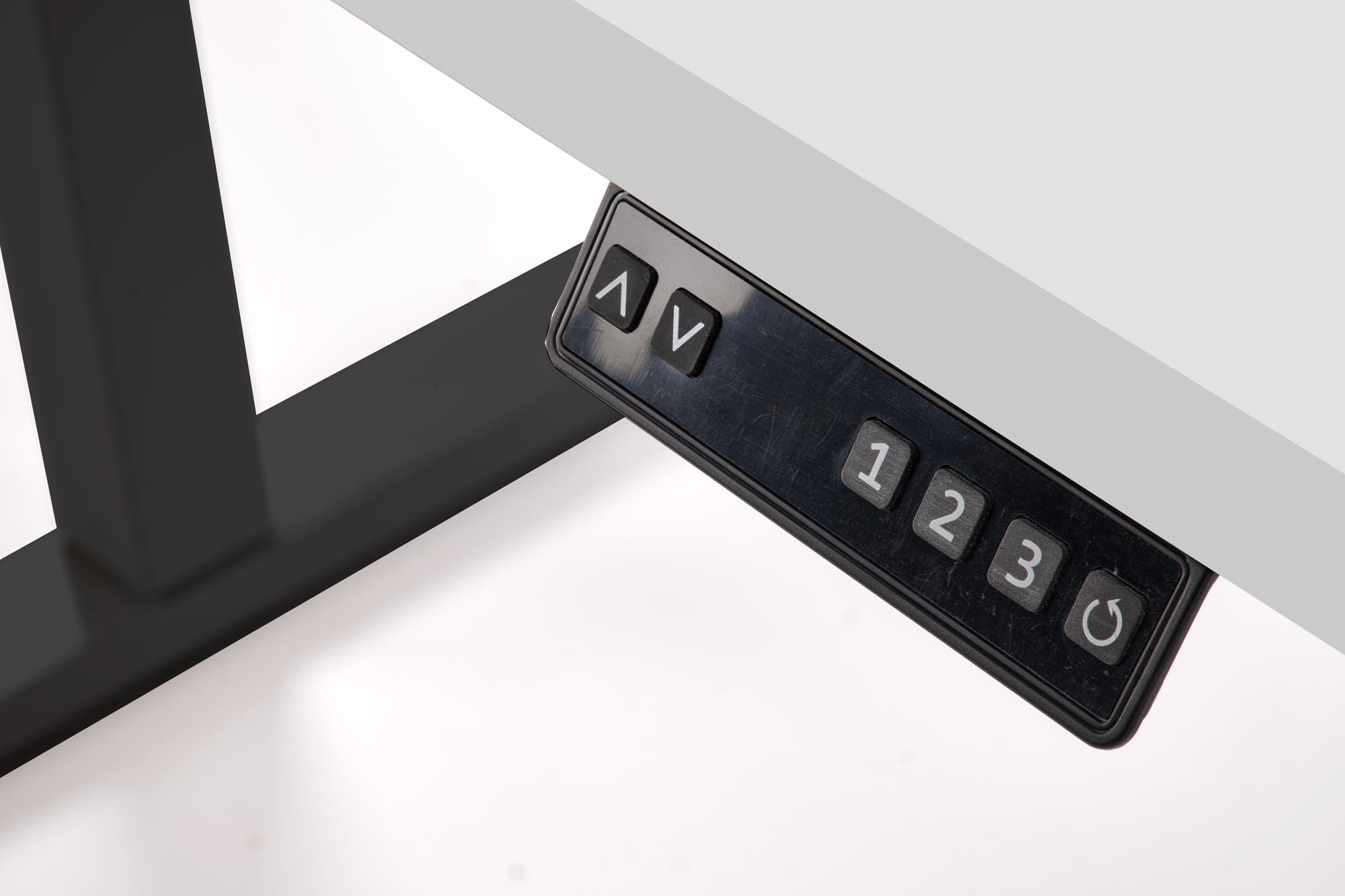 B54 biurko z funkcją regulacji wysokości, blat - biały, stelaż - czarny