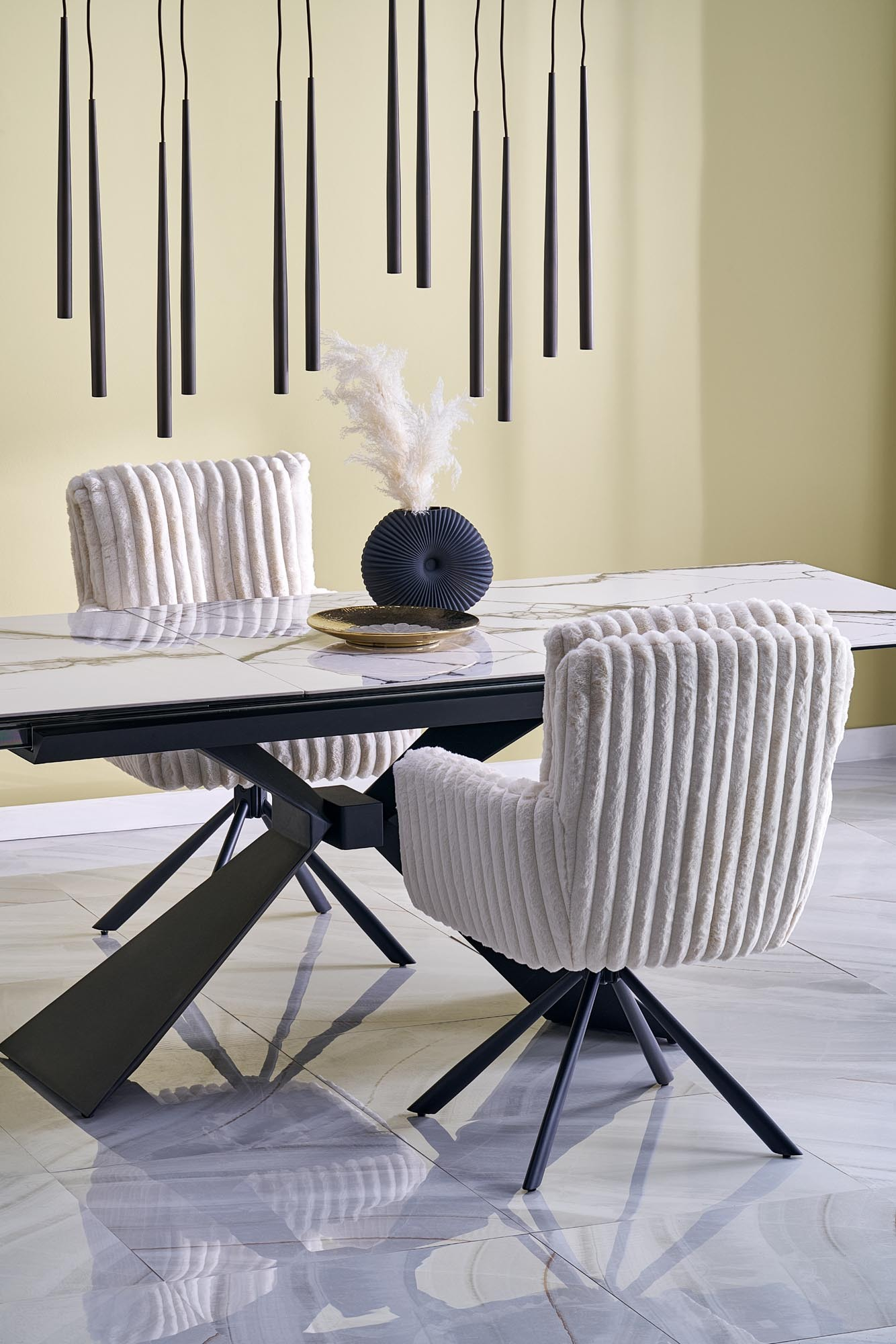 K572 krzesło obrotowe kolor kremowy