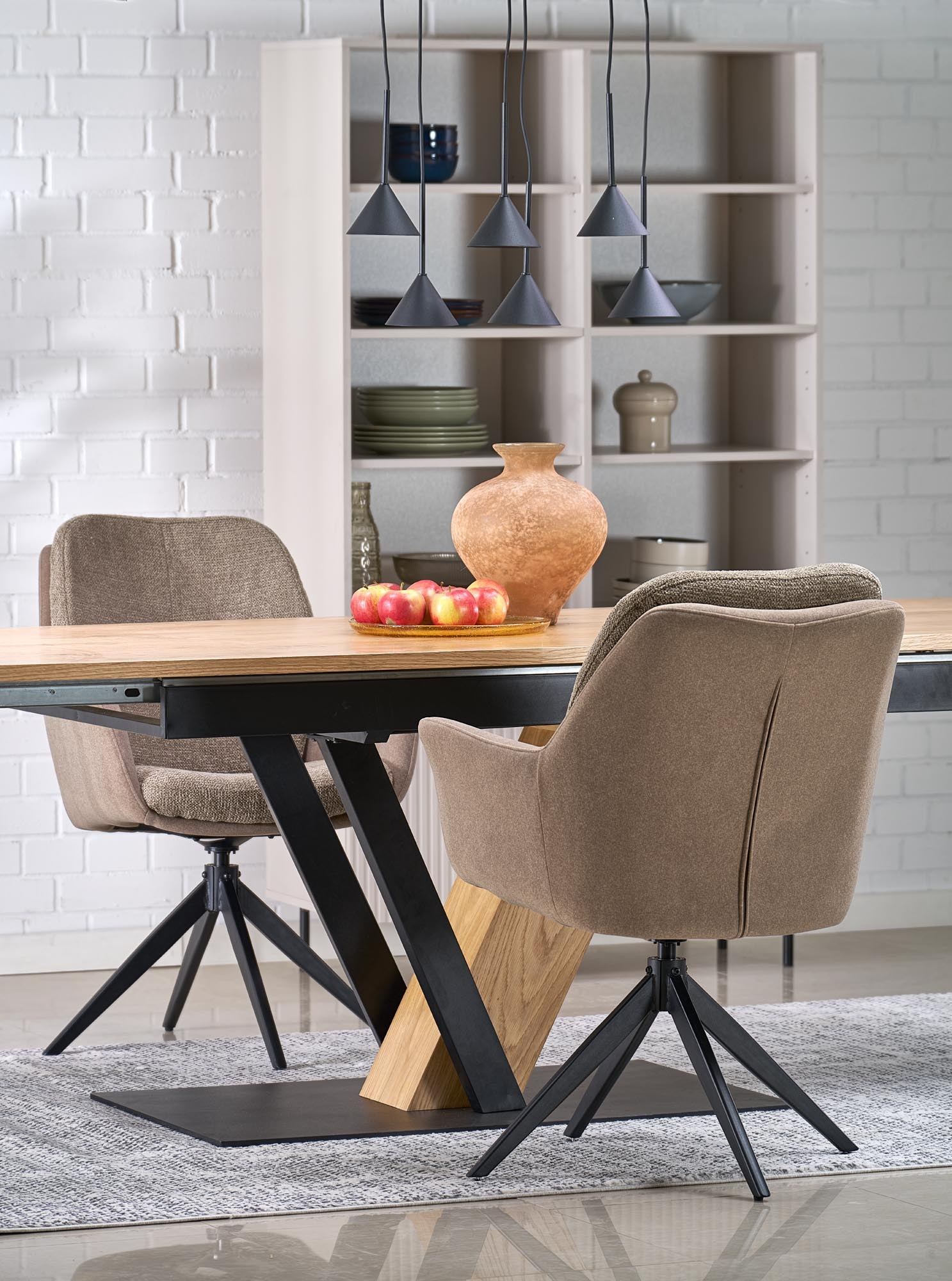 K591 krzesło z funkcją obrotu kolor brązowy