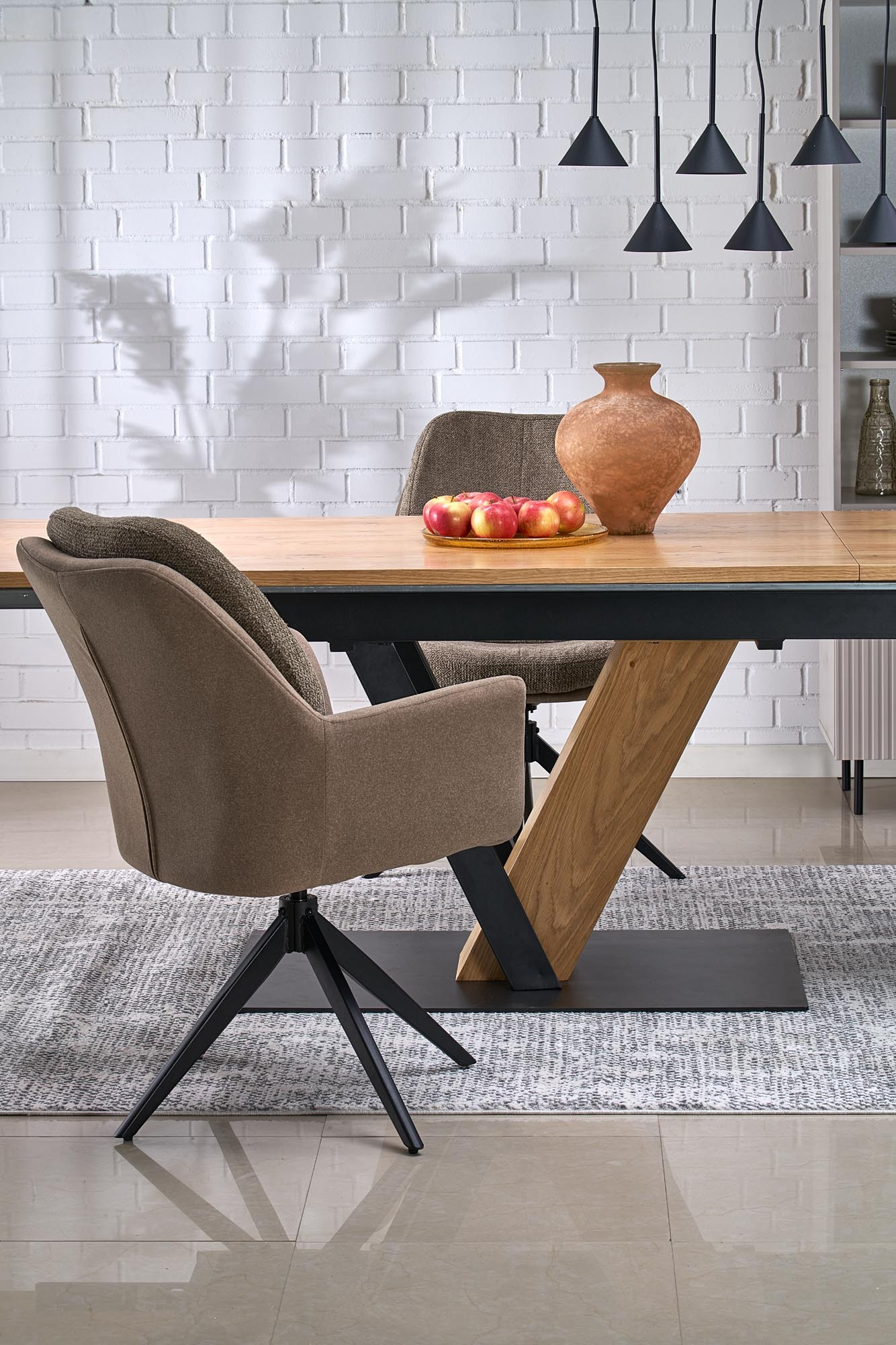 K591 krzesło z funkcją obrotu kolor brązowy