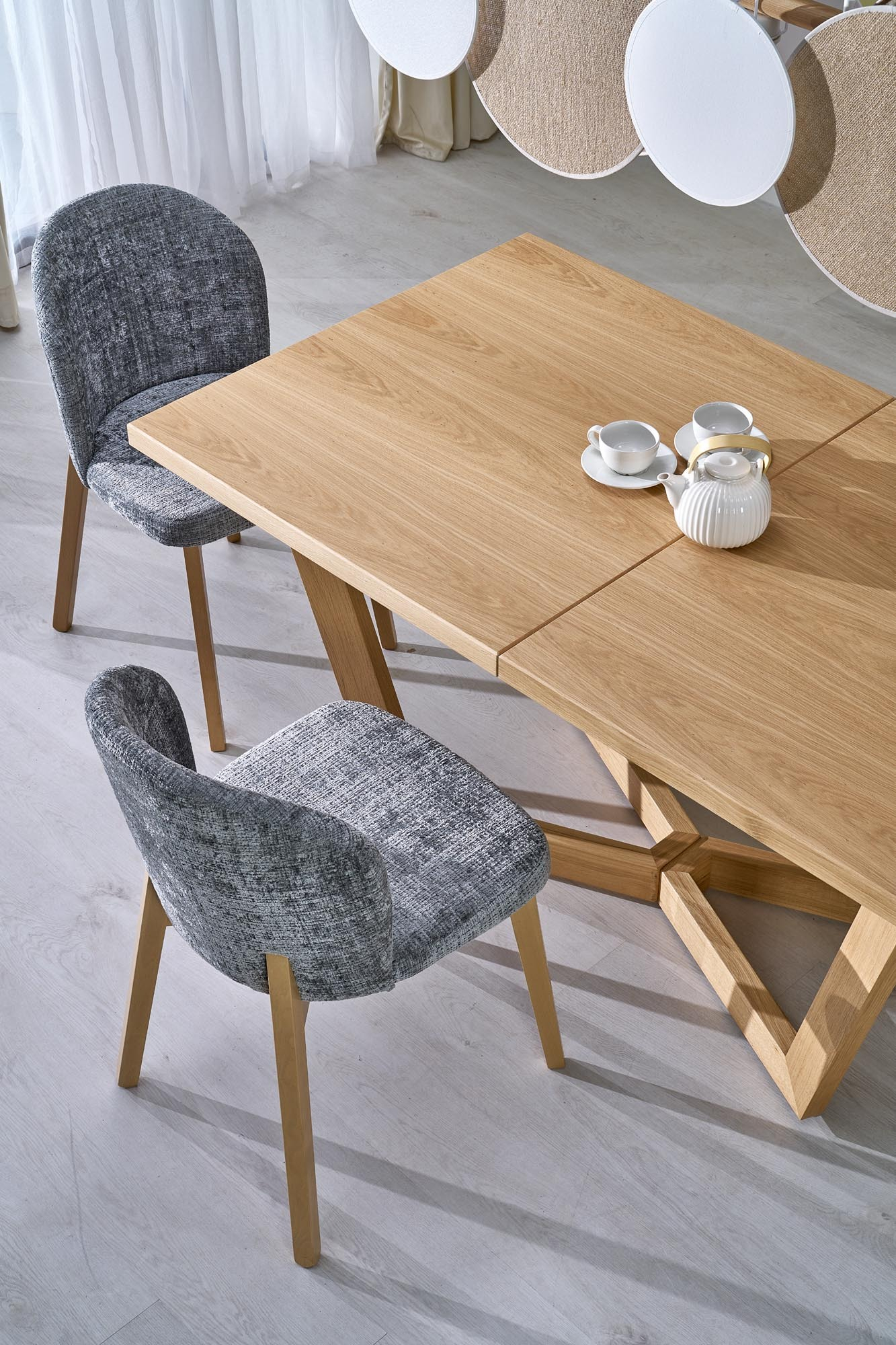 BASSO krzesło dąb naturalny / tap: CREMONA 96 (popiel)