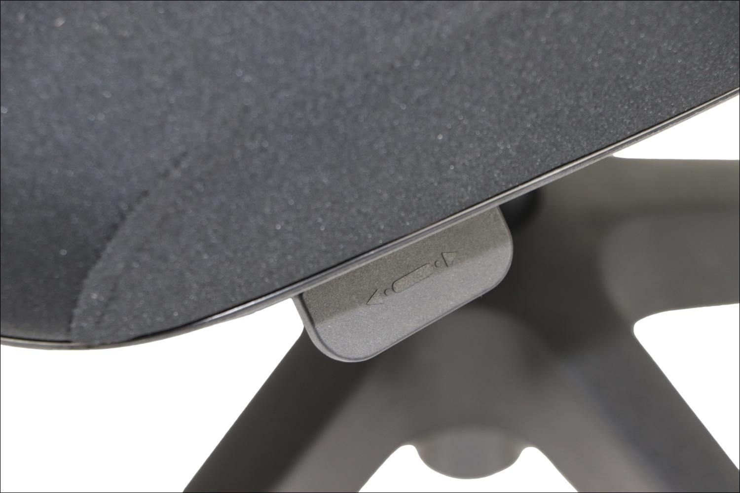 Fotel biurowy obrotowy LARCK czarny