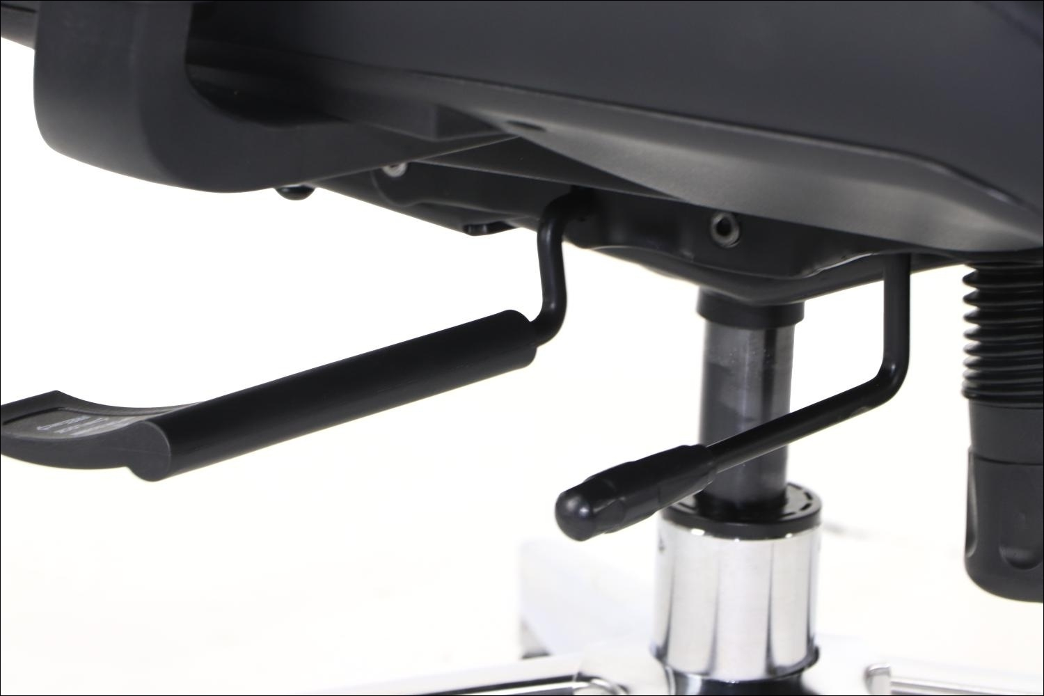 AKCENT PU Fotel biurowy obrotowy/czarny podstawa chromowana