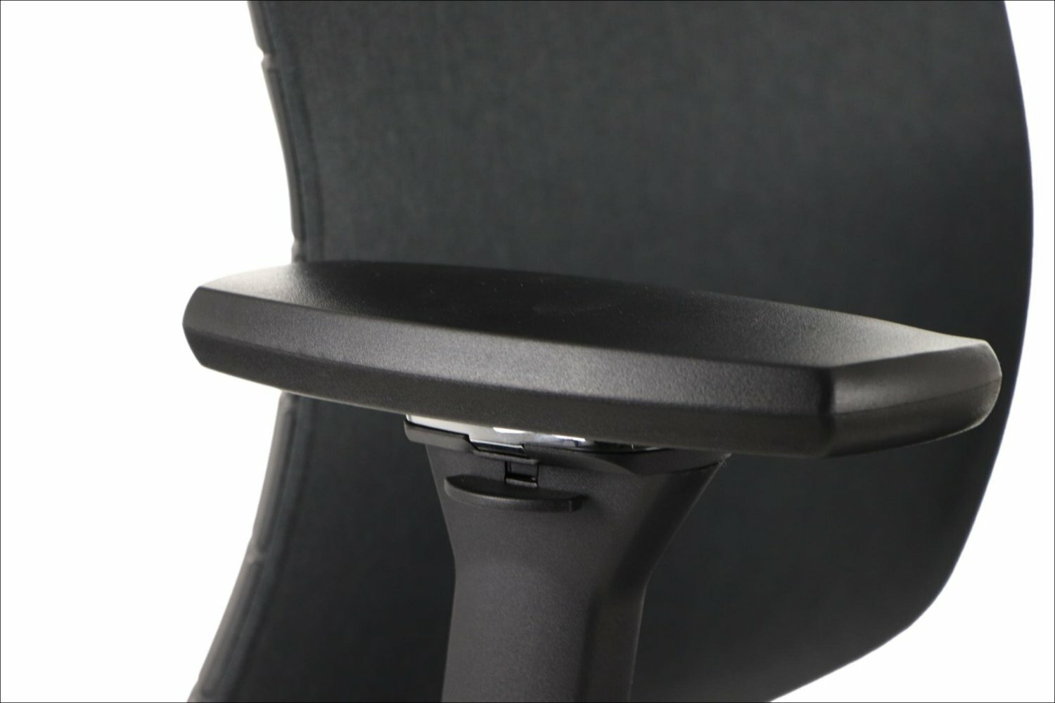 AKCENT/F PLUS fotel biurowy obrotowy,, czarny mechanizm samoważący podłokietniki 4D