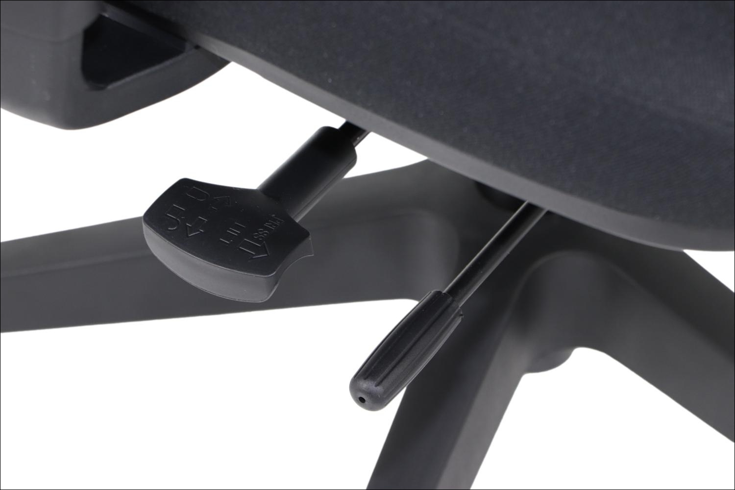 Fotel obrotowy WISTER M czarny